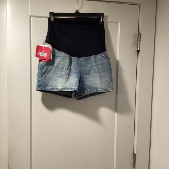 NWT Isabel Maternity Size 2/26 Shorts - Picture 1 of 5